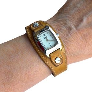 Roots Watches for Women on Sale up to 90% Off: Poshmark